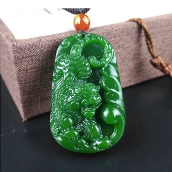 Green Jade Tiger Pendant Necklace - Picture 1 of 6